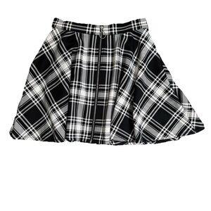 Hot Topic Plaid Mini Skirt White Black O-Ring Front Zip Size Small Skater Punk